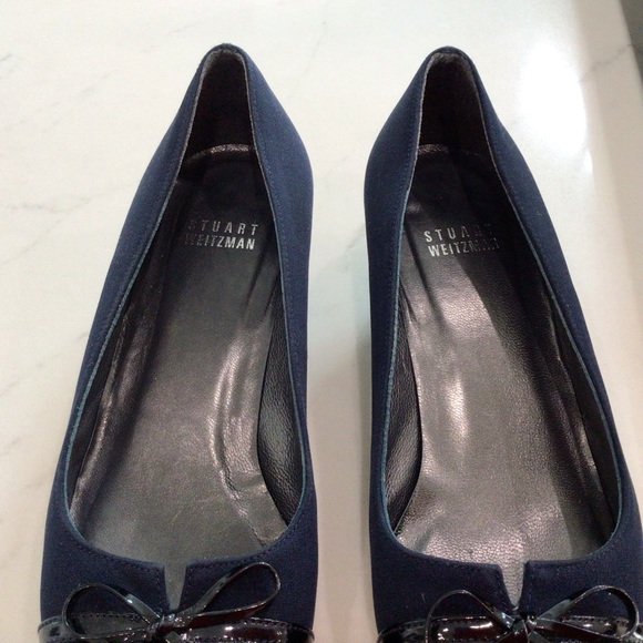 Stuart Weitzman Navy Bow Pump, Size 7M, Excellent Condition - Picture 6 of 6